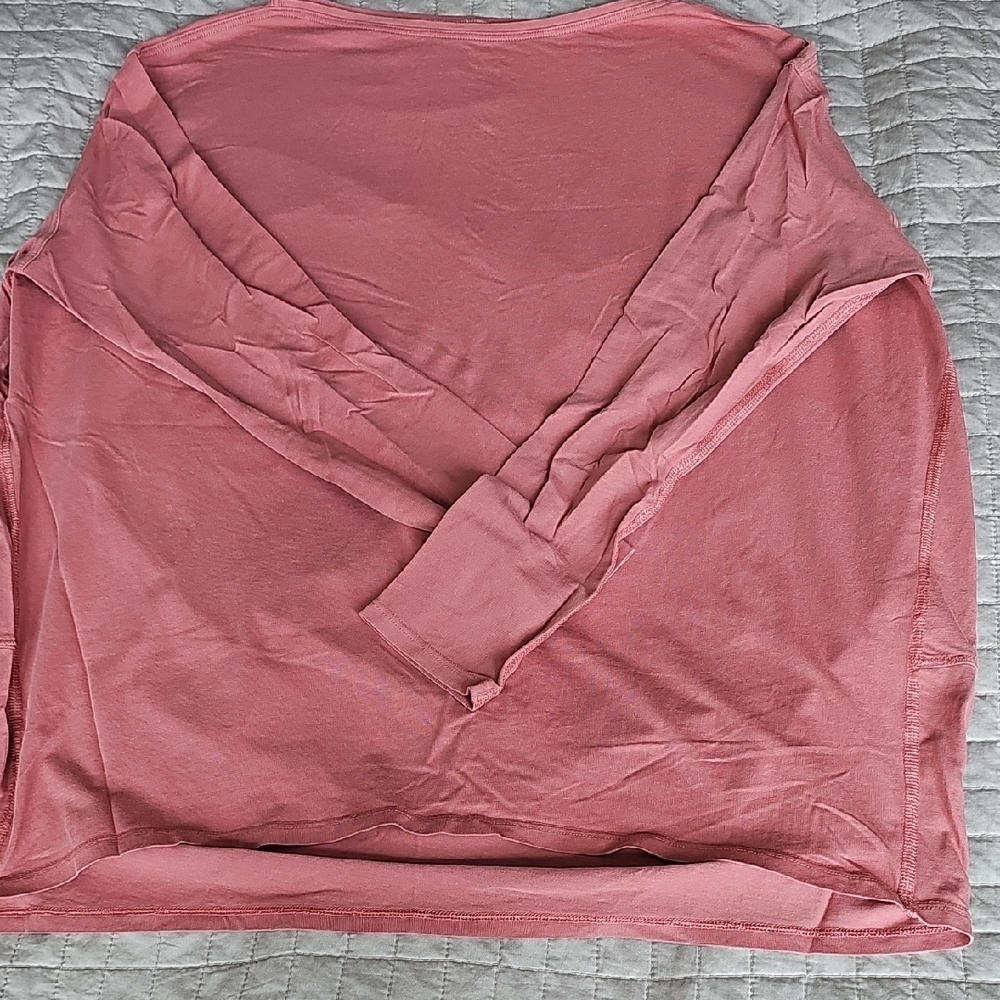 Lululemon Back In Action Top - Picture 2 of 8